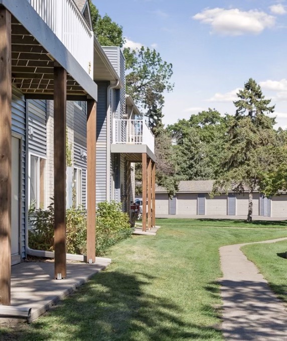Lida Rentals townhome exterior